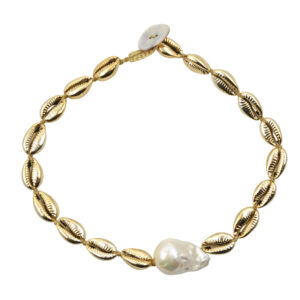 Gold shell pearl necklace