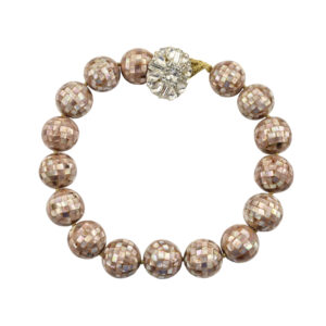 Nude seashell necklace