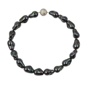 Midnight  pearl necklace